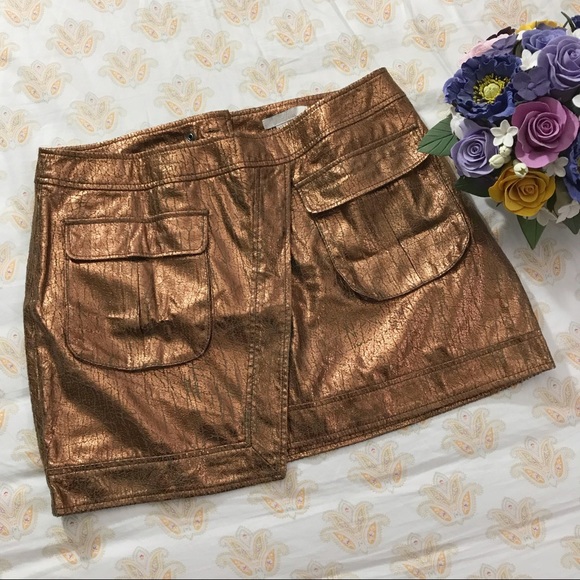 H&M Dresses & Skirts - H&M golden copper mini skirt